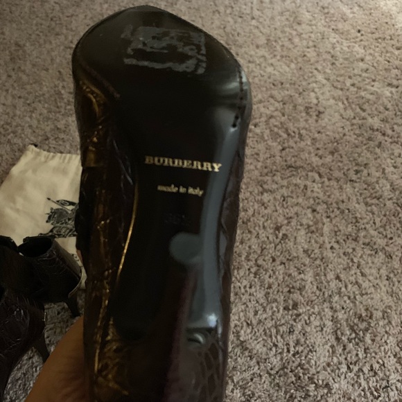 Burberry crocodile booties - Picture 1 of 3
